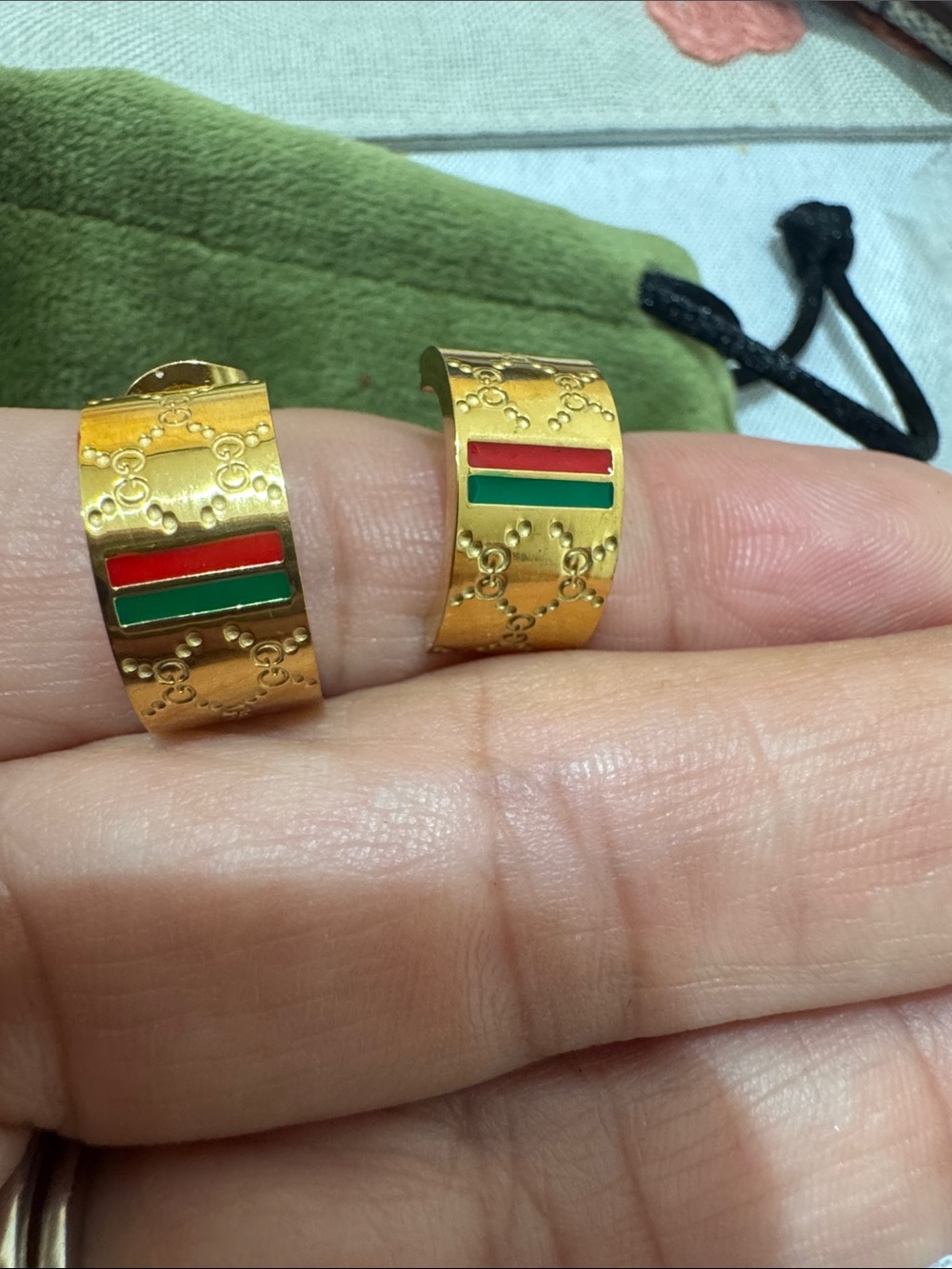 Gucci Gold-tone Branded Stud Earring - Picture 3 of 5